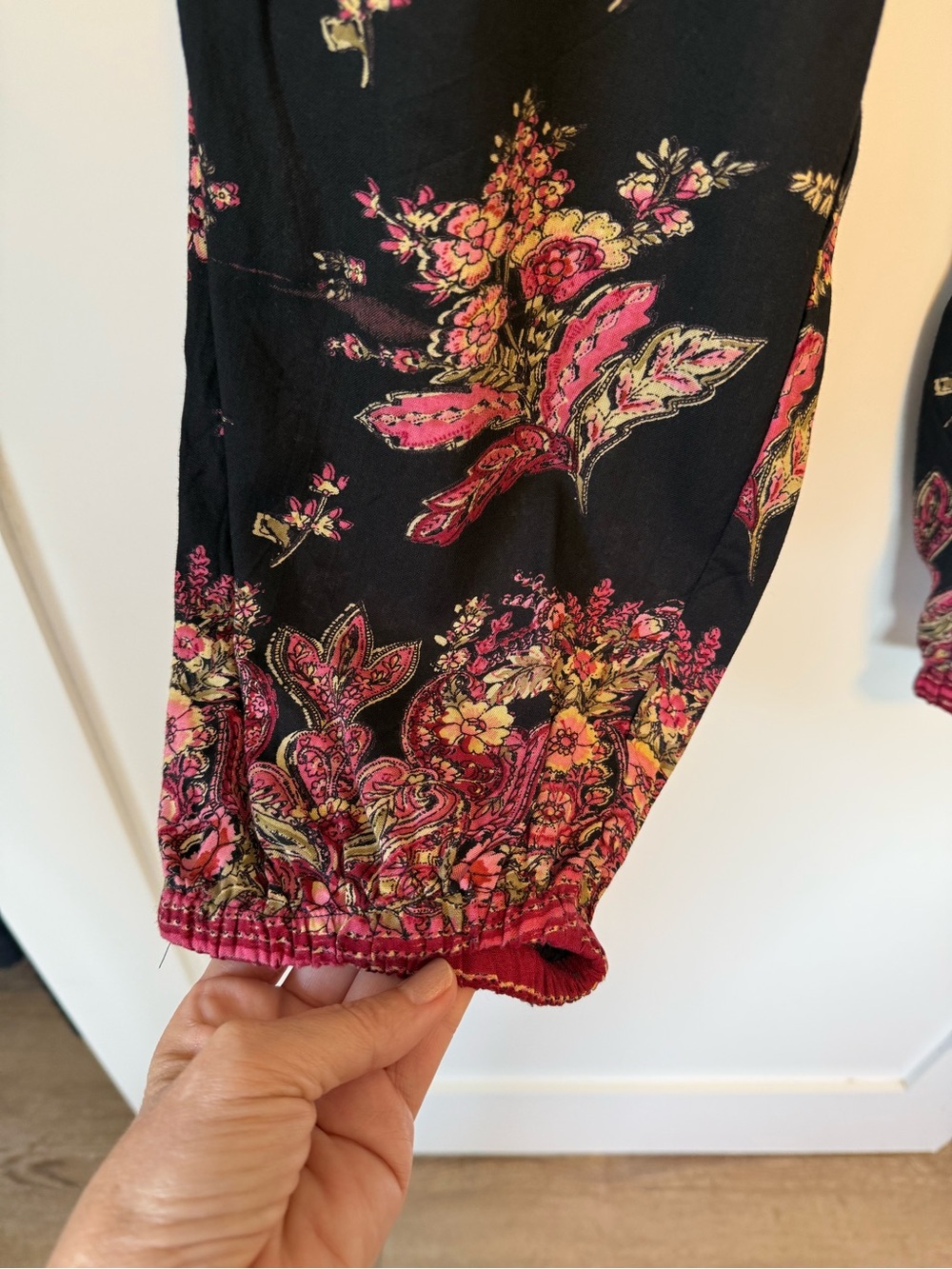 Angie Black Floral Drawstring Harem Pants with Pink Accents size L - Picture 4 of 5